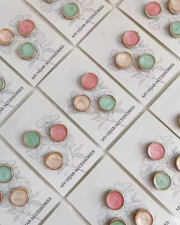 70.4 Petal Marble Hijab Magnet Pin