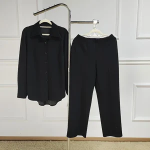 1 Modest Black Elegant Women 2 pcs Islamic Clothing Set